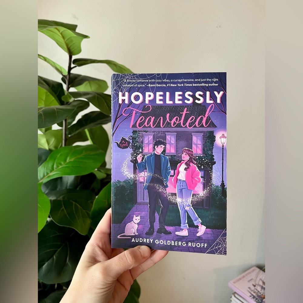 BRAND NEW! 9/25 Hopelessly Teavoted by Audrey Goldberg Ruoff, Paperback
